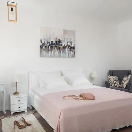 Di Pietra By Interhome *