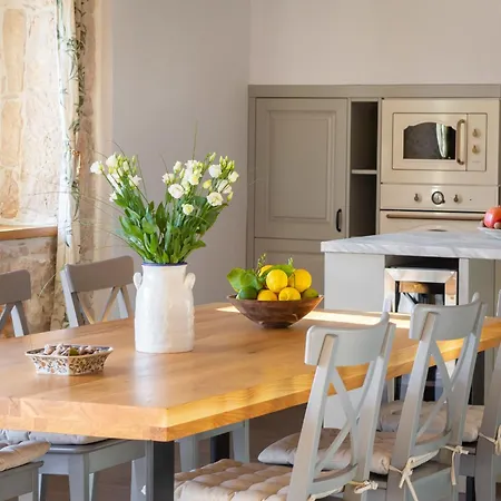 Di Pietra By Interhome *