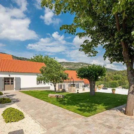 Di Pietra By Interhome *