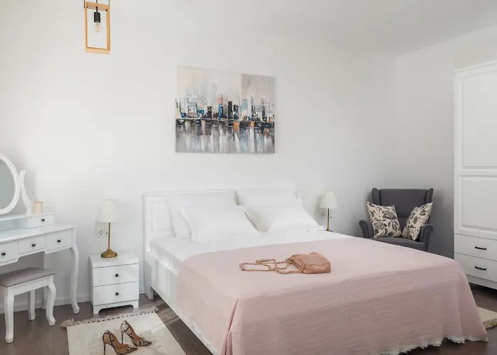 Di Pietra By Interhome *