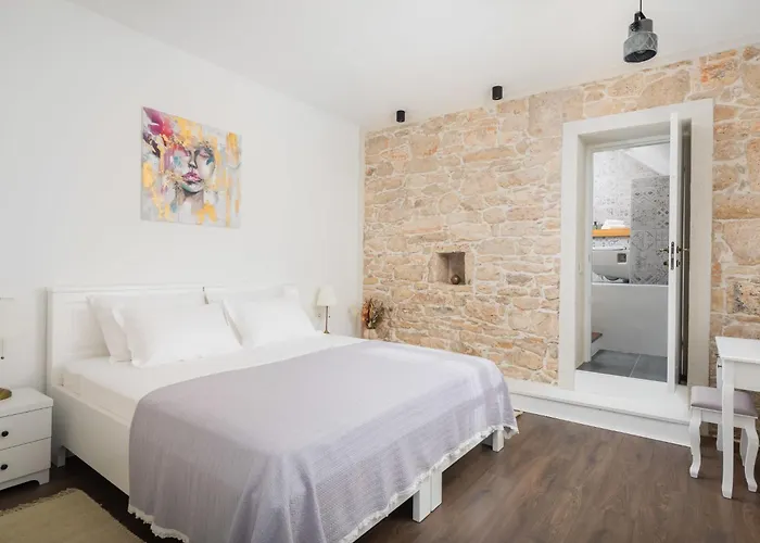 Di Pietra By Interhome שיבניק