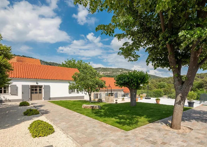 Di Pietra By Interhome *